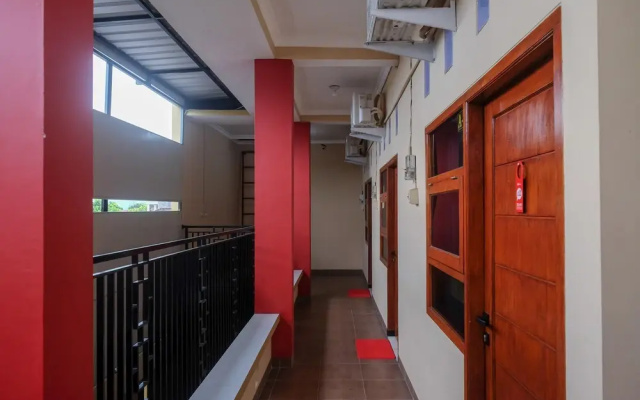 RedDoorz Syariah Near Perempatan Kartasura