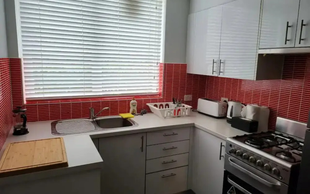 Homely 1 Bedroom Retreat in South Yarra With Balcony