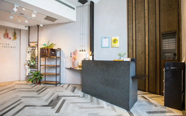 Taichung Easylazy Inn