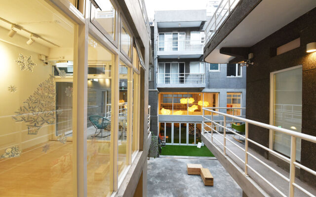 OwlStay Flip Flop Hostel Garden