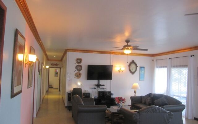 Captain Cook Apartments