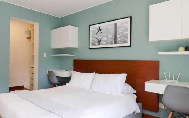 w Lovely 2BR With Balcony in Miraflores