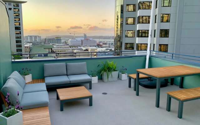 2 Bedroom Penthouse Apartment with Harbour Views