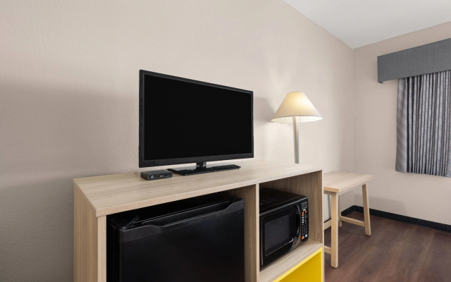 Days Inn by Wyndham Phenix City Near Fort Benning