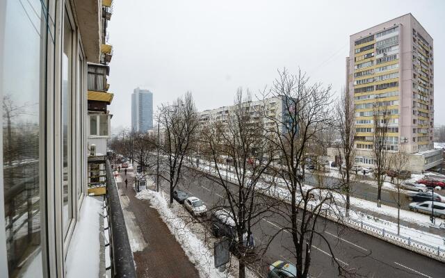 Lesi Ukrainki 5/18 Apartment