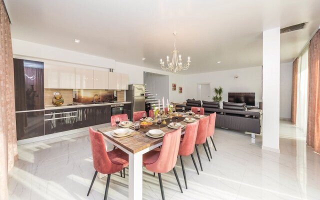 Beachfront Villa Baronessa with Pool