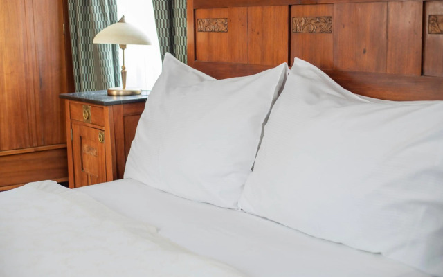 Hotel At the Green Grape