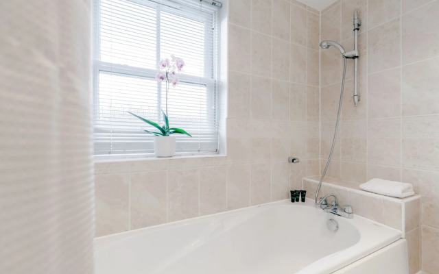 Roomspace Apartments -Sandfield Court