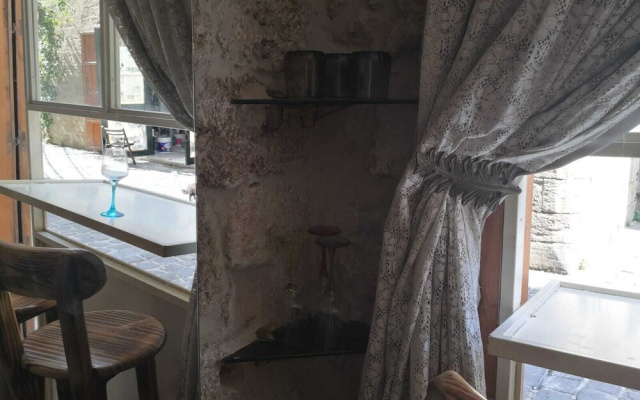 1 Bedroom Studio Double bed Batroun old Souk