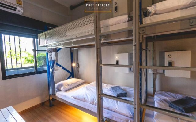 Post Factory Bed & Breakfast Sathorn Hostel - Adults Only