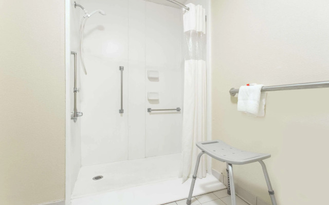 Days Inn by Wyndham Norfolk Airport