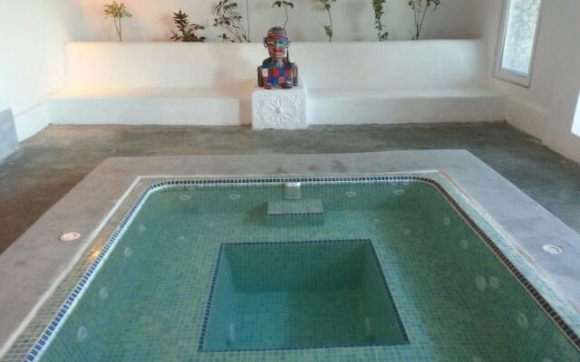 Modern Beach House, Excellent Beachfront, Private Chef, Pool