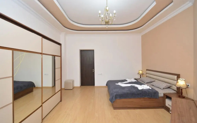 North Ave. Apartments by Luxe Group HH55