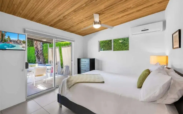 Modern Paradise at Sonora