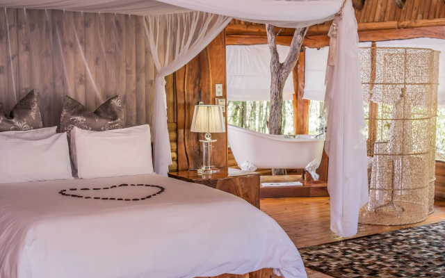 Karongwe - River Safari Lodge