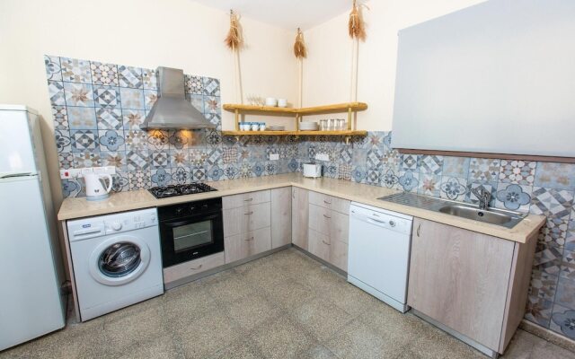 Amazing Home in Argaka With Wifi and 3 Bedrooms