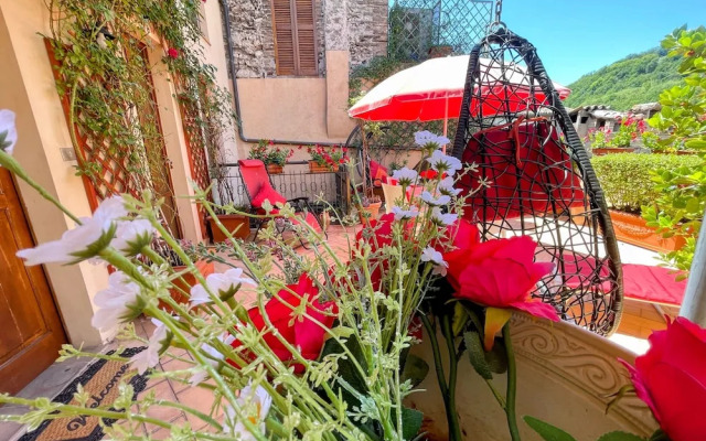 Central Spoleto Apartment With Large Sunny Terrace With Views