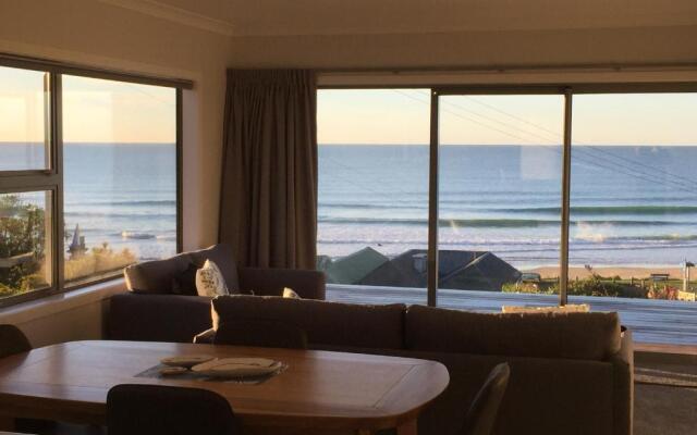 Kaka Point Views Apartment 1