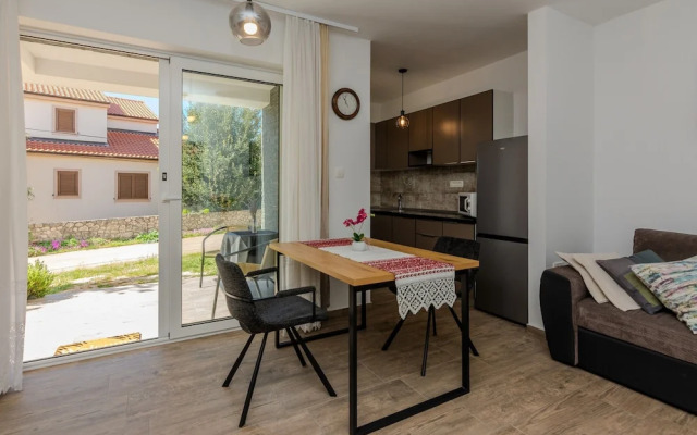 Apartment Mutak