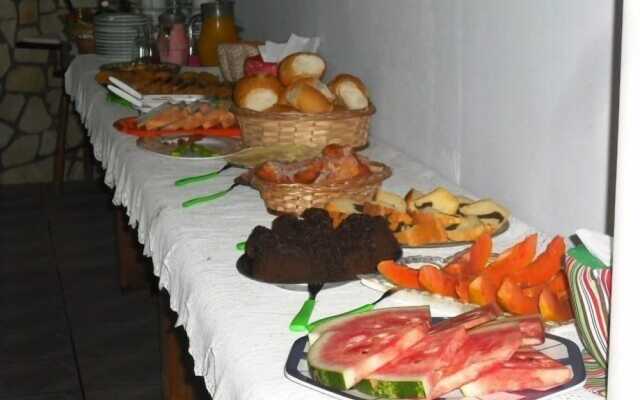 Pousada Nosso Cantinho