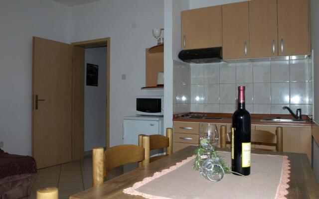 Apartments Ljilja sea view