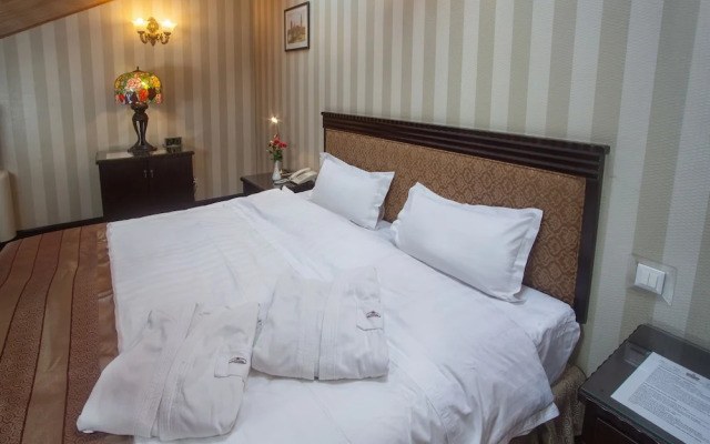 London Hotel