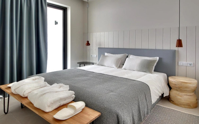 New! Villa Ocean Marina, heatable pool!