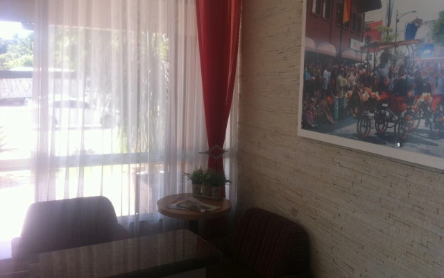 Mime Hotel