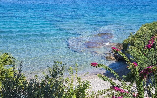 "beachfront Spetses Spectacular Fully Equipped Traditional Villa Families/groups"