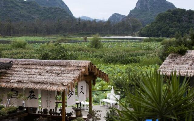 Yewang Su Lake View Light Luxury Hostel