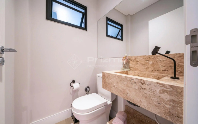 Lindo Apartamento na Praia de Mariscal com ótima localização.