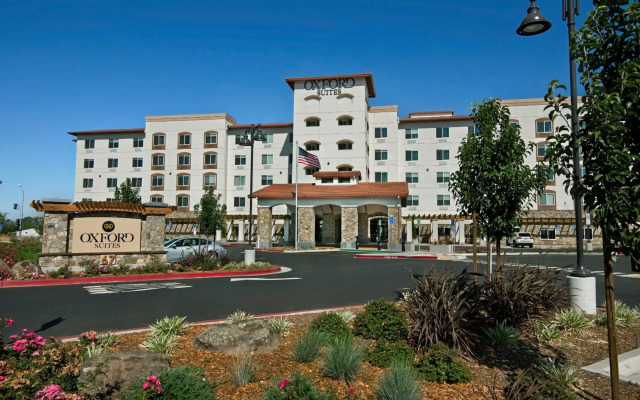 Oxford Suites Sonoma County