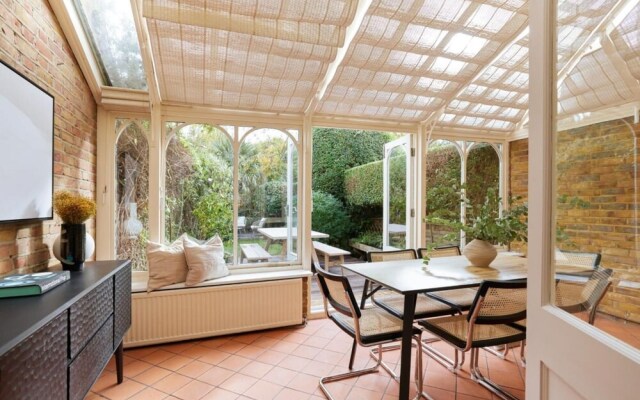 The Fulham Wonder - Stylish 4bdr Flat With Garden