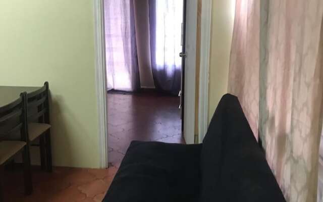Lomas Apartments & Private Rooms