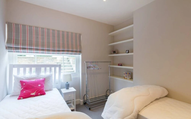 Beautiful Brook Green 2 bed Flat, Close to Tube