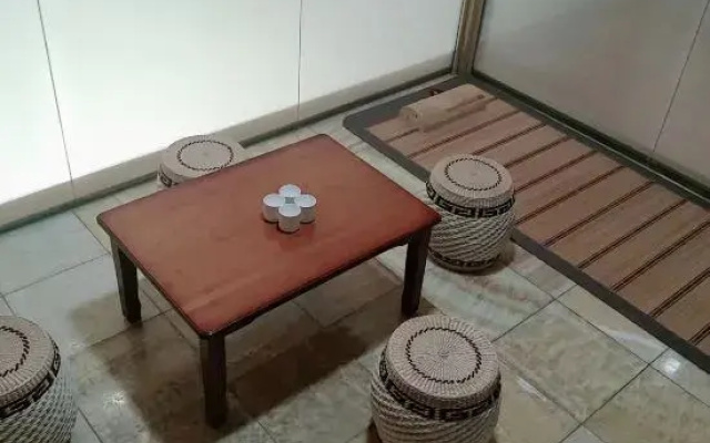 Jingu Alley Hotel