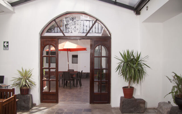 Yabar Hotel Plaza
