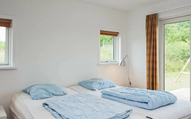 Rustic Holiday Home in Ebeltoft with Hot Tub