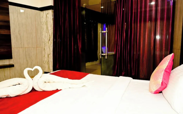 M K Arcade Hotel