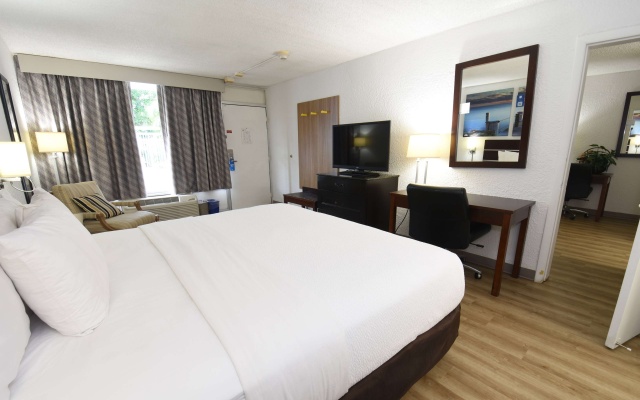 Days Inn by Wyndham Stuart