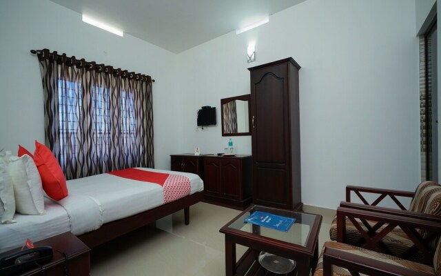OYO 16158 Firdows Homes Adimali