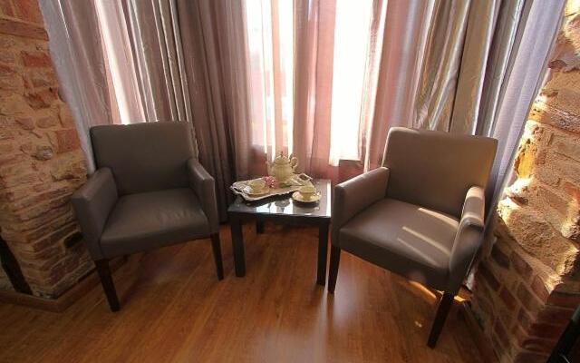 Ionia rooms