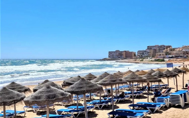 2-Schlafzimmer-Penthouse-Apartment mit frontalem Meerblick