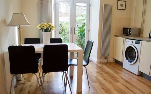 3 Bedroom Stockbridge Apartment