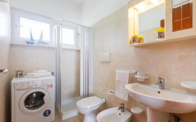 Luxury Holiday Home With Swimming Pool in Torre Lapillo