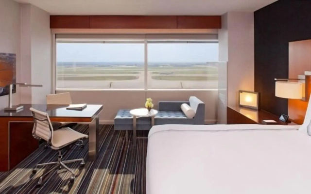 Grand Hyatt DFW - Connected to the airport