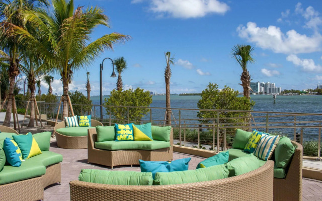 Mare Azur Miami Luxury Apartments by Grand Bay