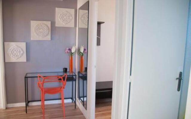 Feel at Sants Apartments