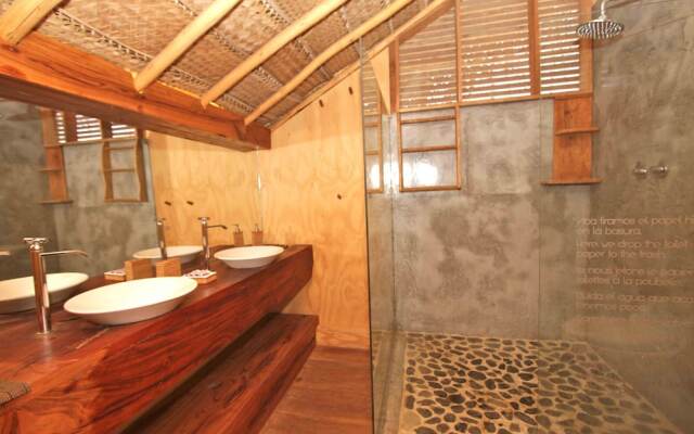 Eco Lodge