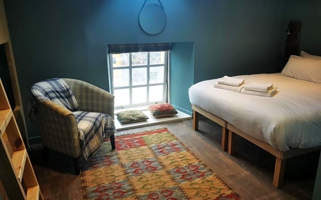 Comrie Croft Eco Hostel  Camping